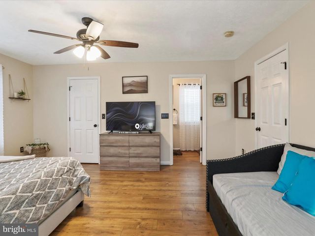 317 LOCUSTDALE LOOP, Shenandoah, VA 22849