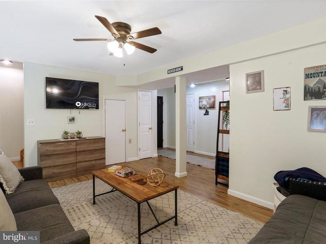 317 LOCUSTDALE LOOP, Shenandoah, VA 22849