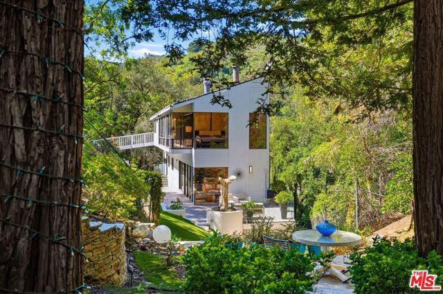 2350 Benedict Canyon Drive, Beverly Hills, CA 90210