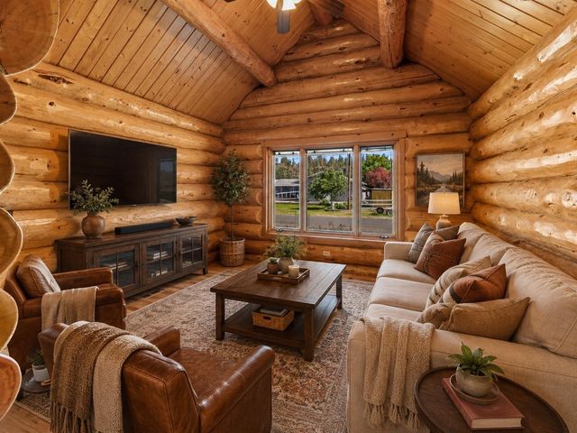 19012 W Pommier Rd, Cheney, WA 99004