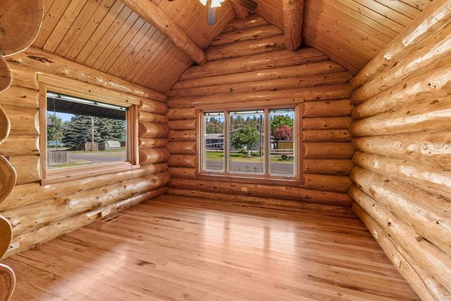 19012 W Pommier Rd, Cheney, WA 99004