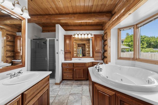 19012 W Pommier Rd, Cheney, WA 99004