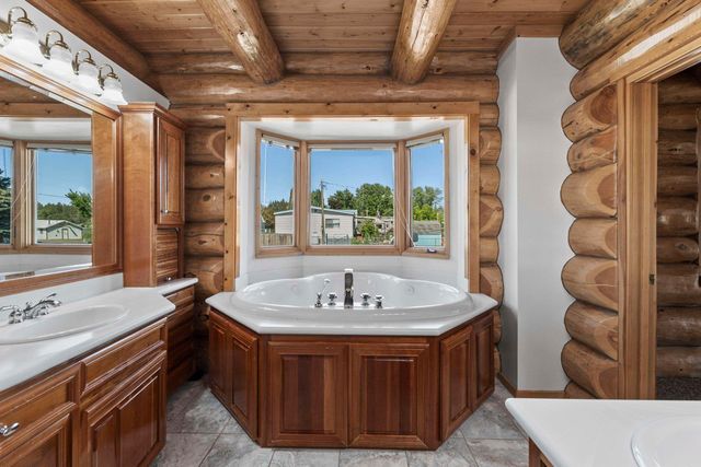 19012 W Pommier Rd, Cheney, WA 99004