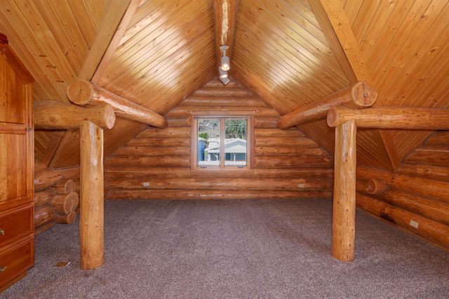 19012 W Pommier Rd, Cheney, WA 99004