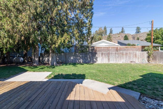19012 W Pommier Rd, Cheney, WA 99004