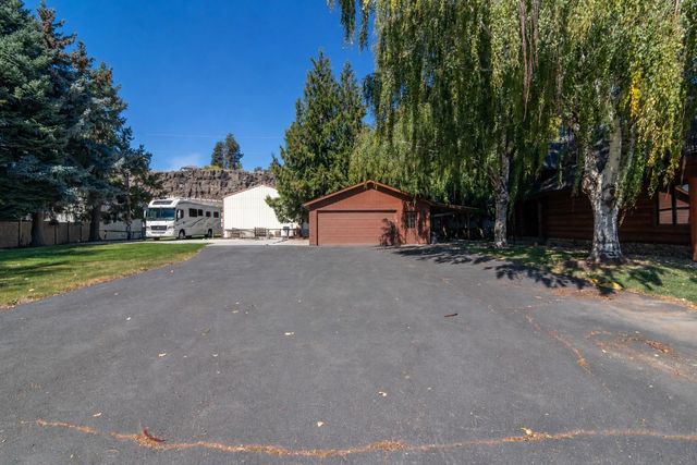 19012 W Pommier Rd, Cheney, WA 99004