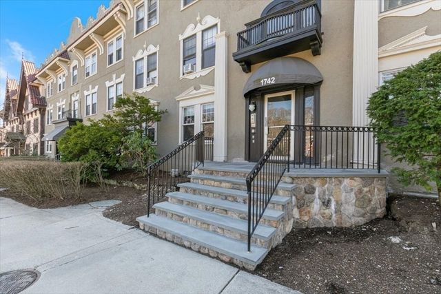 1742 Commonwealth Ave 2, Boston, MA 02135