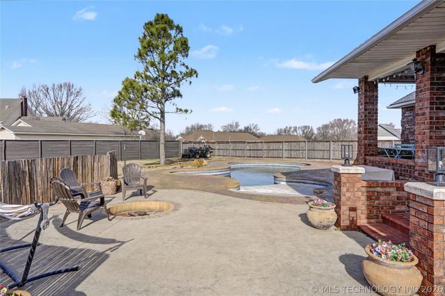 2168 S 433 Road, Pryor, OK 74361