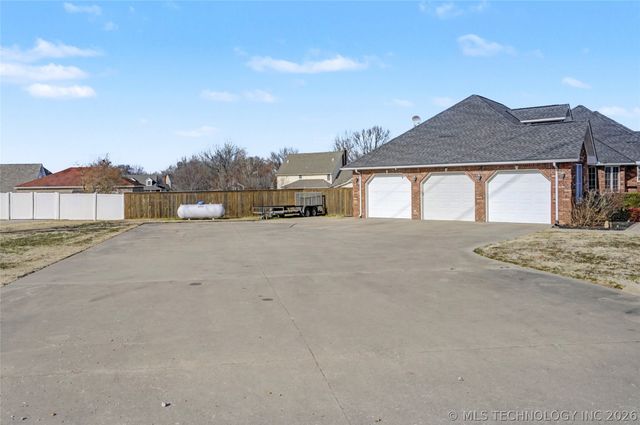 2168 S 433 Road, Pryor, OK 74361