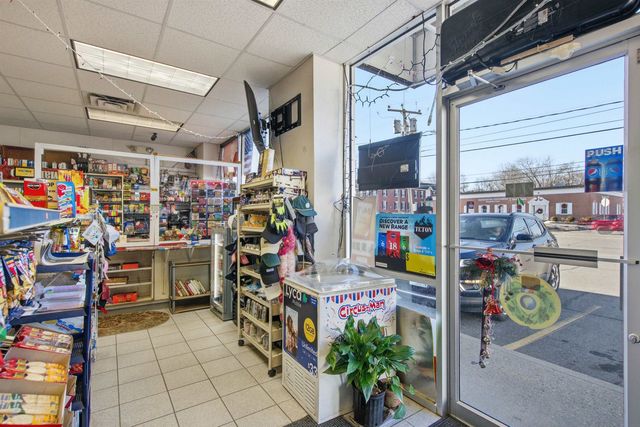 242 N Main Street, Concord, NH 03301