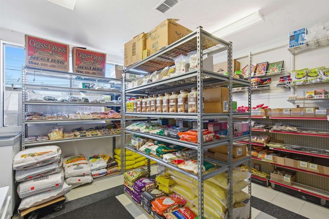 242 N Main Street, Concord, NH 03301