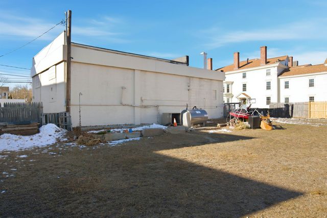 242 N Main Street, Concord, NH 03301