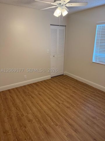 529 Shady Pine Way B2, Green Acres, FL 33415