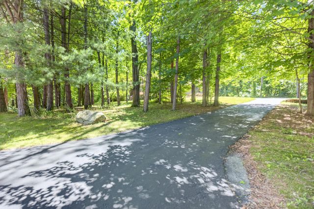16 Christian Road, Emmett Twp, MI 49014