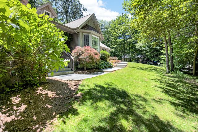 16 Christian Road, Emmett Twp, MI 49014
