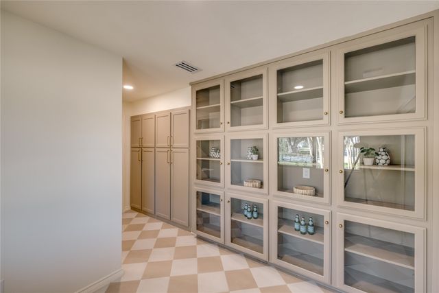 7017 Serrano Drive, Fort Worth, TX 76126