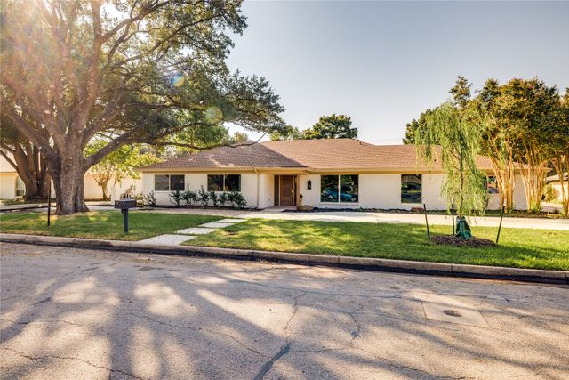 7017 Serrano Drive, Fort Worth, TX 76126