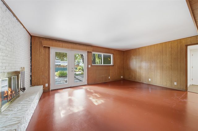 2156 S Fulton Place E, Tulsa, OK 74114