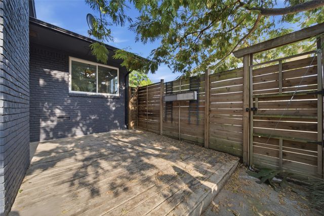 2156 S Fulton Place E, Tulsa, OK 74114