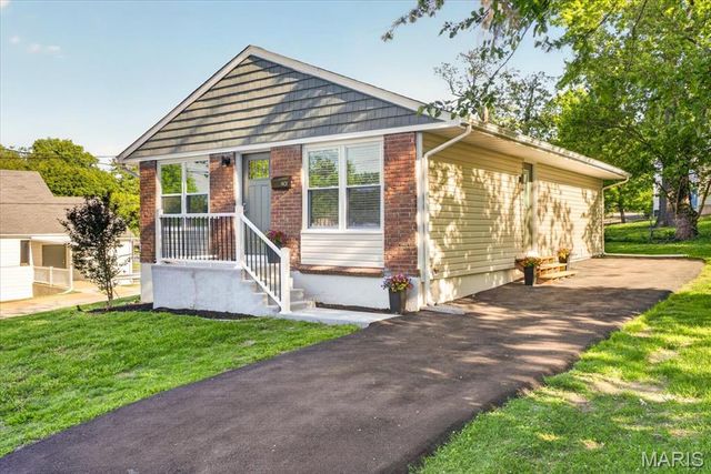 401 Meacham Street, Kirkwood, MO 63122