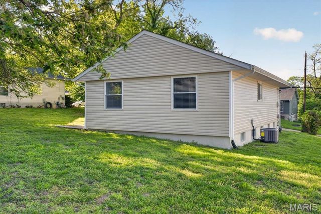 401 Meacham Street, Kirkwood, MO 63122
