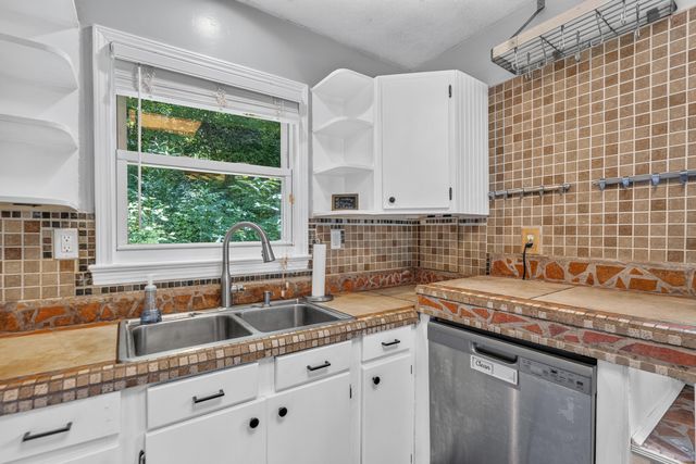 510 Lullwater Road, Chattanooga, TN 37405