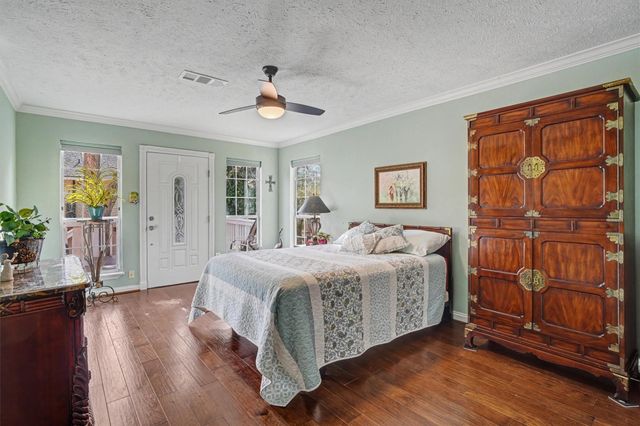 2205 Mission Street, Kemah, TX 77565