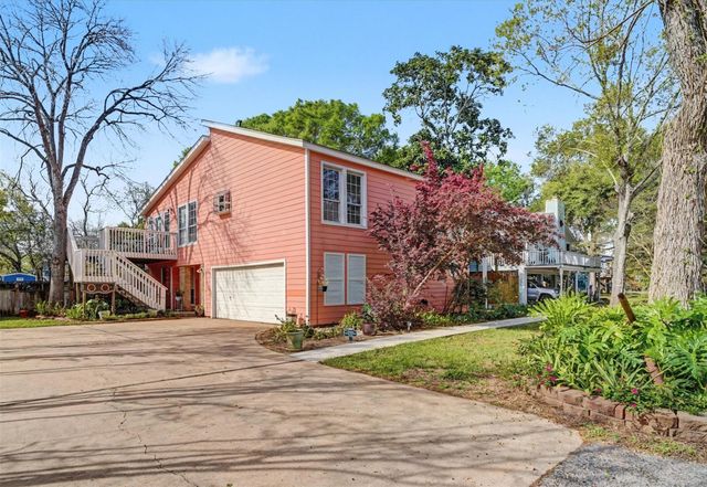 2205 Mission Street, Kemah, TX 77565