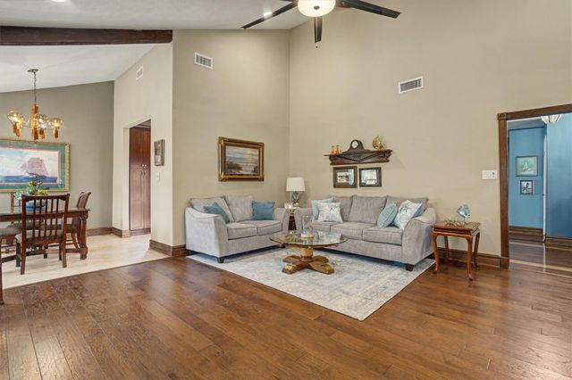 2205 Mission Street, Kemah, TX 77565