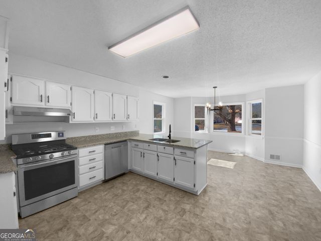 180 Antebellum Way, Fayetteville, GA 30215