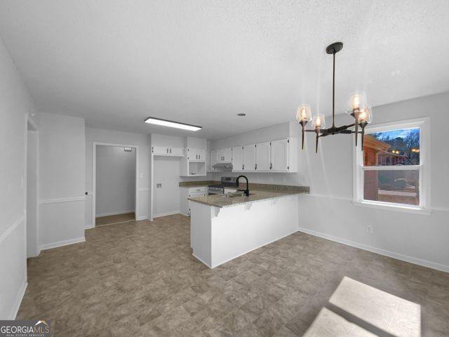 180 Antebellum Way, Fayetteville, GA 30215