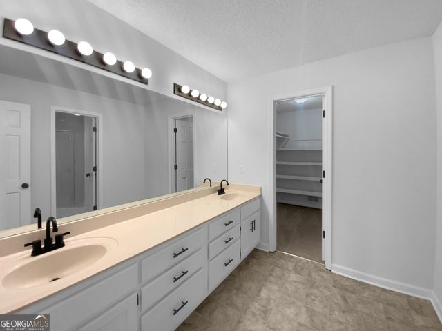 180 Antebellum Way, Fayetteville, GA 30215