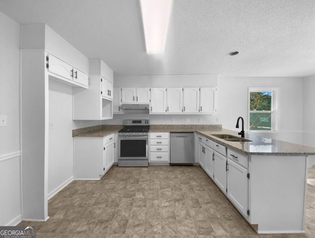 180 Antebellum Way, Fayetteville, GA 30215