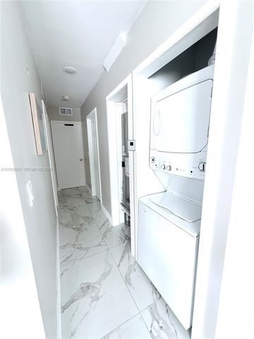 11020 SW 42nd Ter, Miami, FL 33165