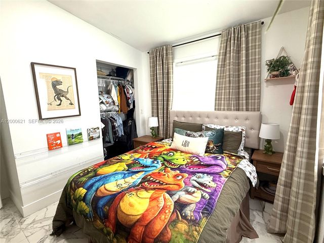 11020 SW 42nd Ter, Miami, FL 33165