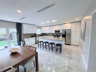 11020 SW 42nd Ter, Miami, FL 33165