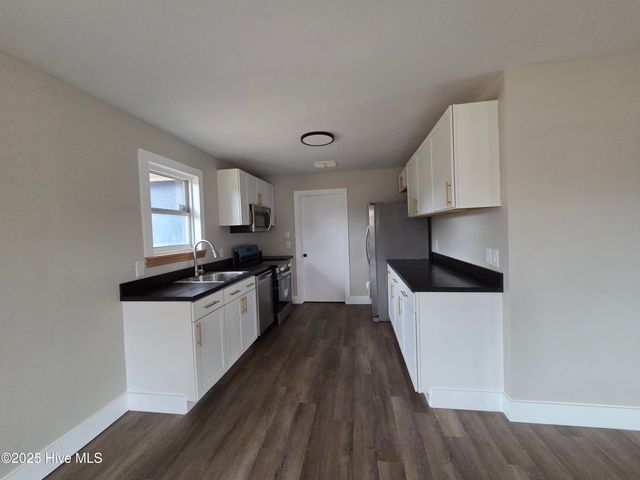 1502 N 26th Street, Wilmington, NC 28405