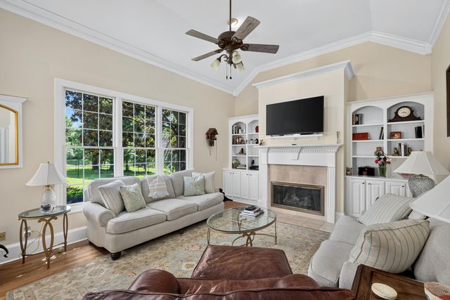 2421 HALLE PKY, Collierville, TN 38017