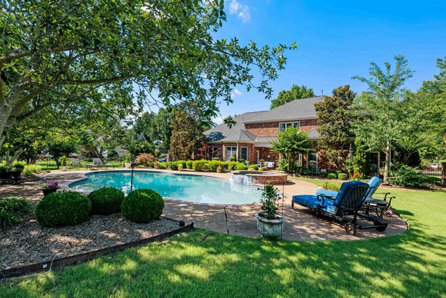 2421 HALLE PKY, Collierville, TN 38017