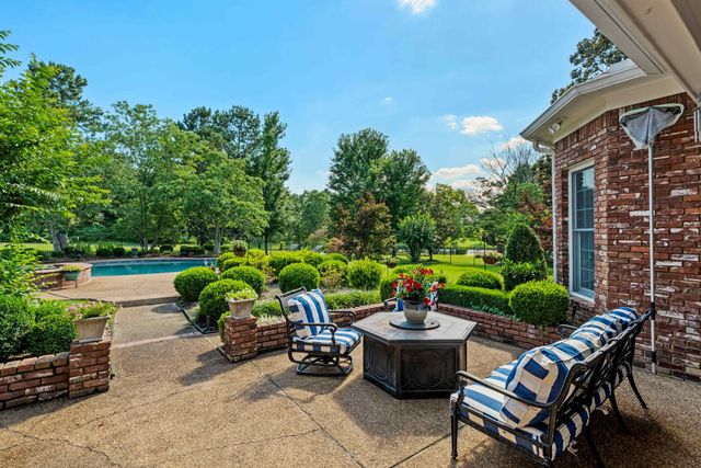 2421 HALLE PKY, Collierville, TN 38017