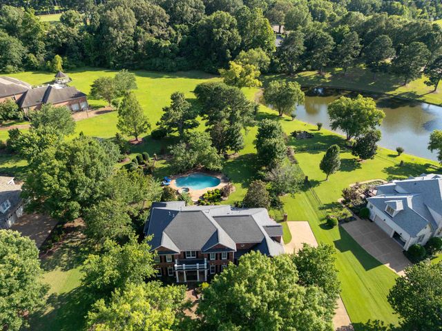2421 HALLE PKY, Collierville, TN 38017