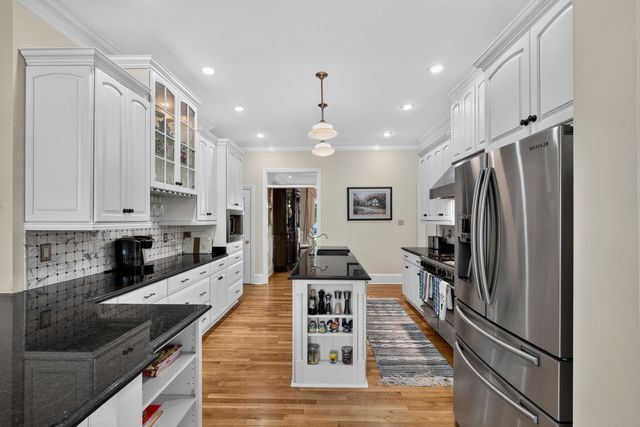2421 HALLE PKY, Collierville, TN 38017