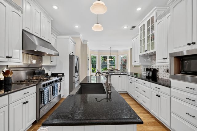 2421 HALLE PKY, Collierville, TN 38017