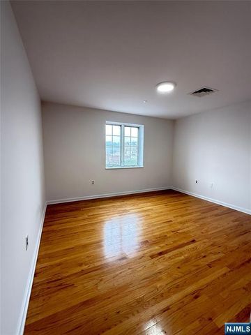 53 W Palisade Avenue 210, Englewood, NJ 07631
