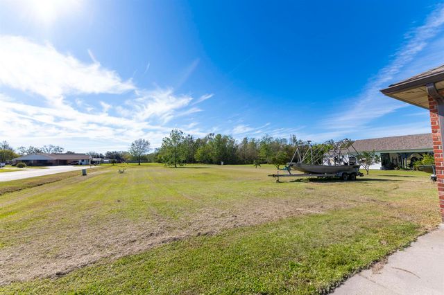 4496 Country Dr, Bourg, LA 70343