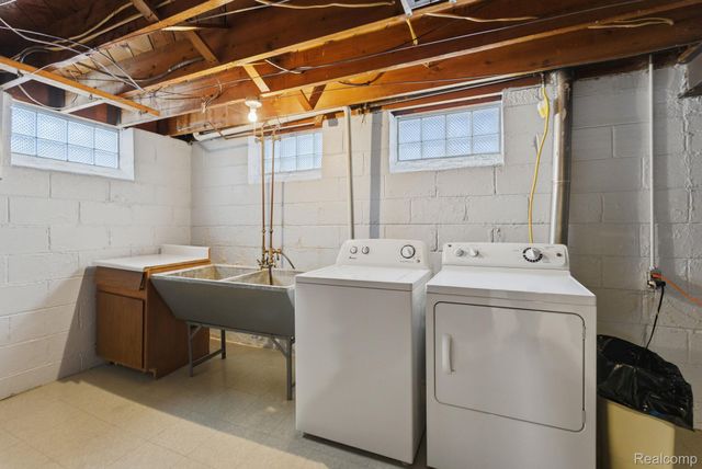 26062 Elsinore, Redford Charter Township, MI 48239