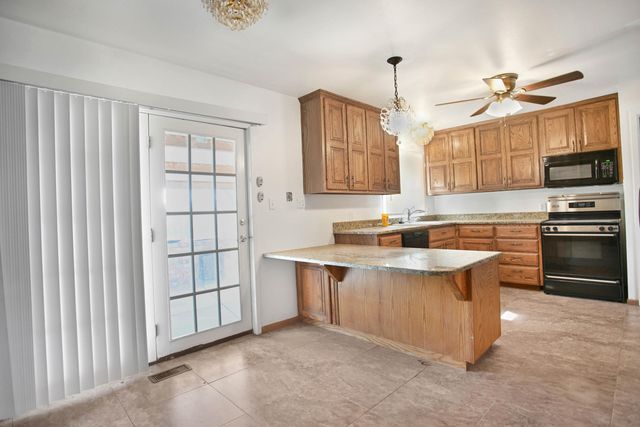 137 Detroit Avenue, Levelland, TX 79336