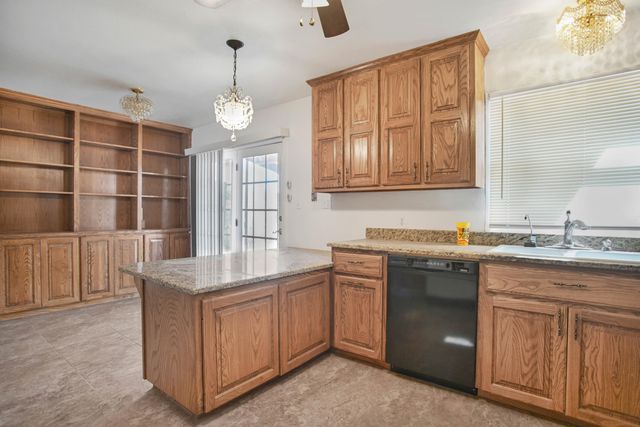 137 Detroit Avenue, Levelland, TX 79336