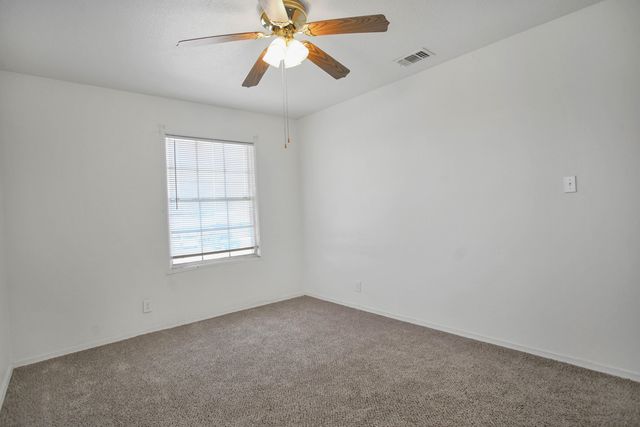 137 Detroit Avenue, Levelland, TX 79336