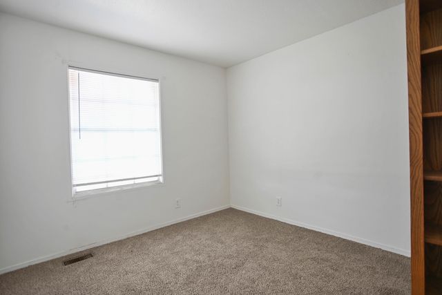 137 Detroit Avenue, Levelland, TX 79336